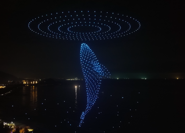 先飞技术助力《乘风2025》：1000架无人机与冷焰火共绘《珊瑚海 ...